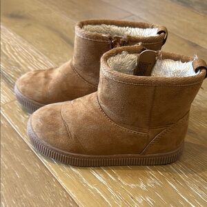 Cat & Jack lined boots